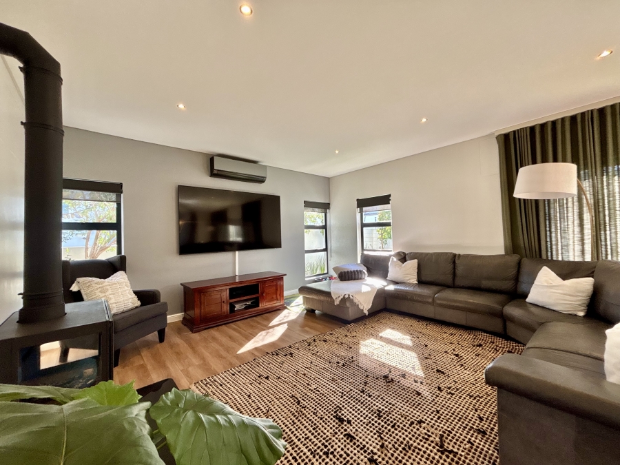 4 Bedroom Property for Sale in Sandown Western Cape